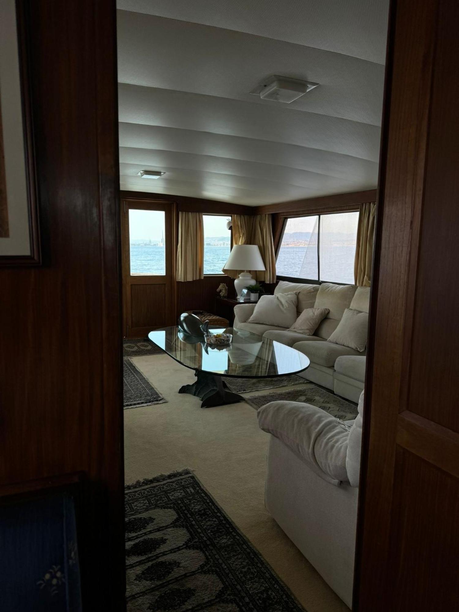 Hotel Yacht Our Alissa サン・アドリア・デ・ベソス エクステリア 写真